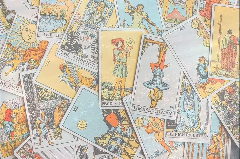 Sagittarius Full Moon Lunar Eclipse June 2020 Tarot Reading - Girl and Her Moon