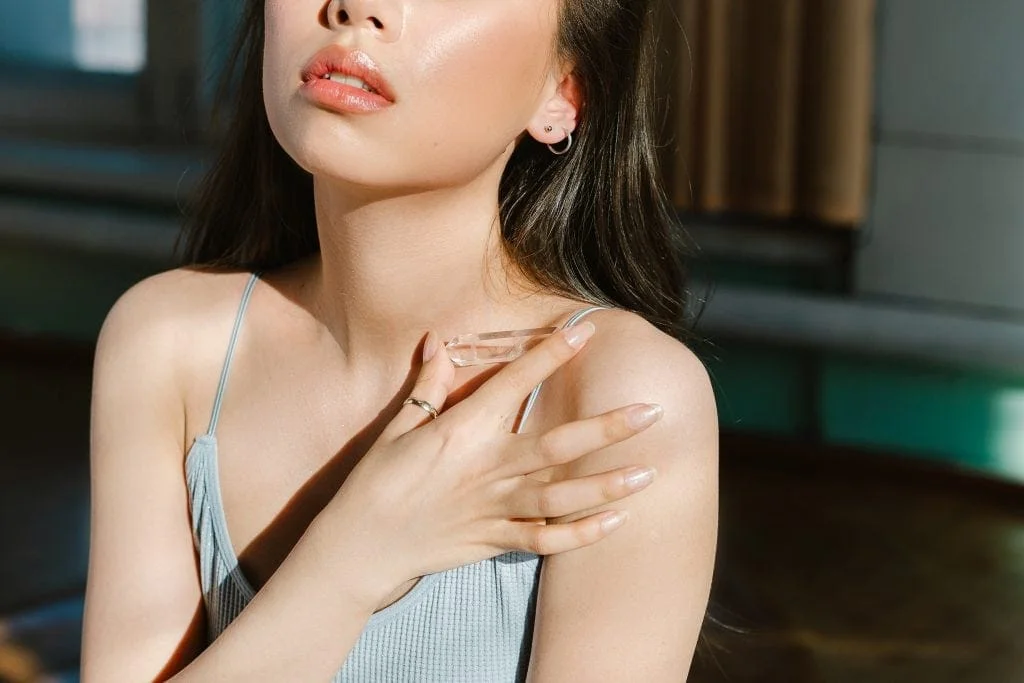 What Your Venus Sign Says About Your Love Style Girl and Her Moon
