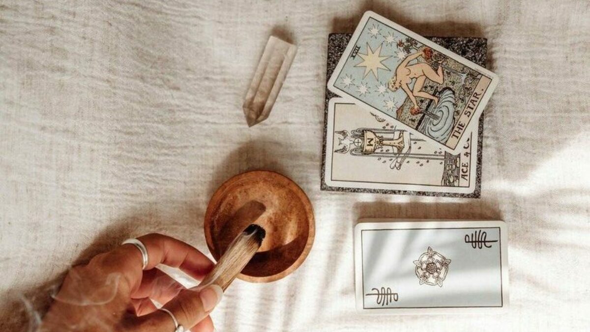 You Pulled the Star Tarot Card - What Does it Mean? – Girl and Her Moon